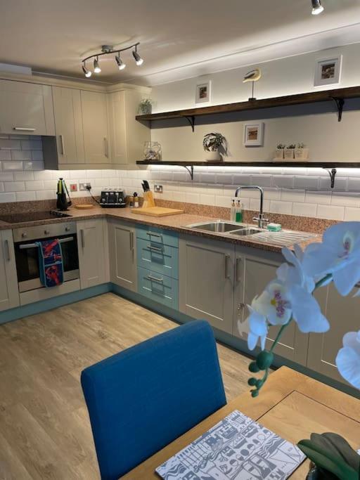 Seaside Modern Apartment Вествард Хо Экстерьер фото