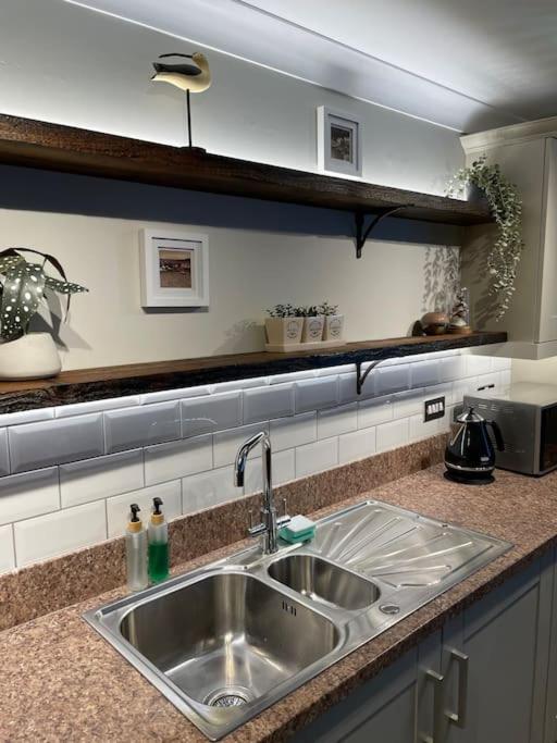 Seaside Modern Apartment Вествард Хо Экстерьер фото